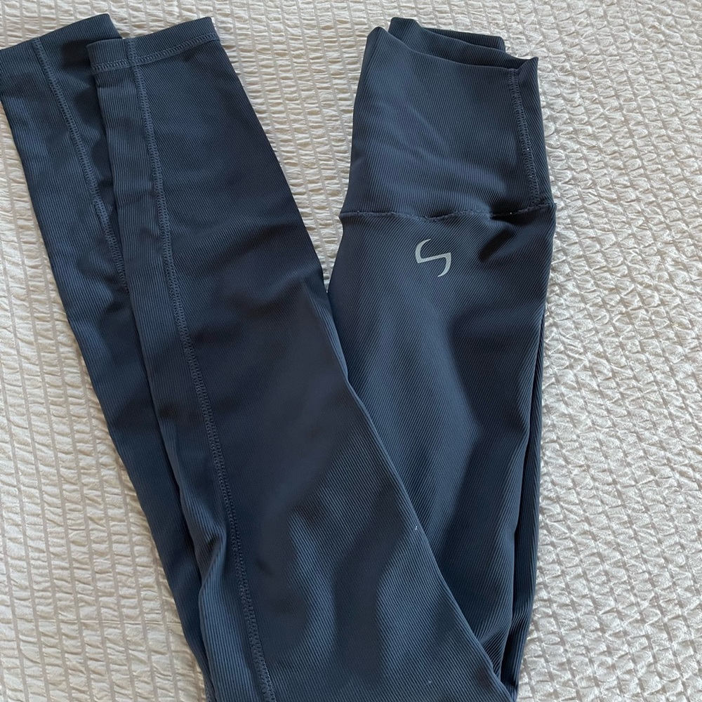 TLF Size XS Navy Leggings